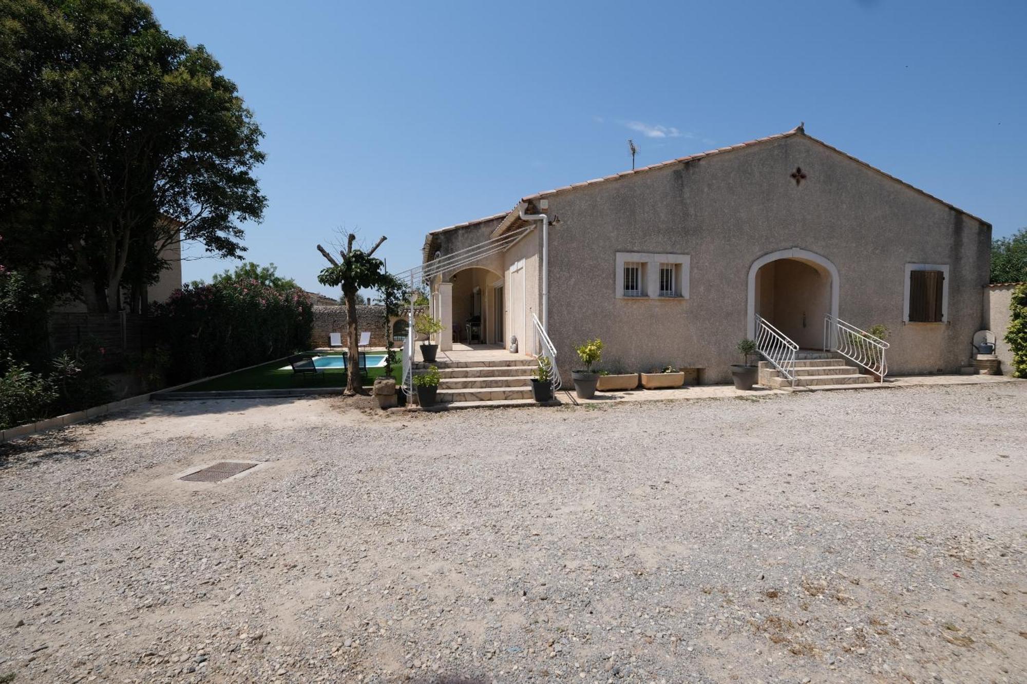 Pretty Detached House With Swimming Pool In The Village Of Mouries Zewnętrze zdjęcie